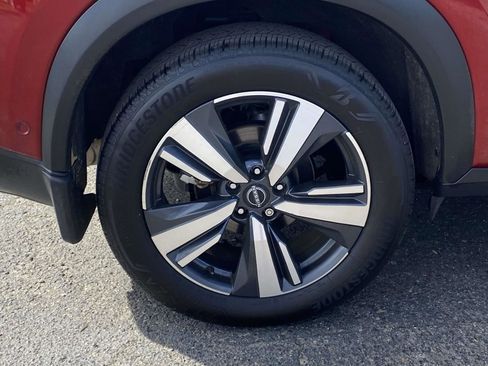 Used 2023 Nissan Rogue SL w/ SL Premium Package image 11