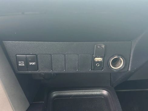 Used 2017 Toyota RAV4 XLE w/ Plus Special Value Package AWD/4WD image 24