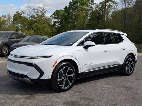 Used 2024 Chevrolet Equinox EV LT image 5