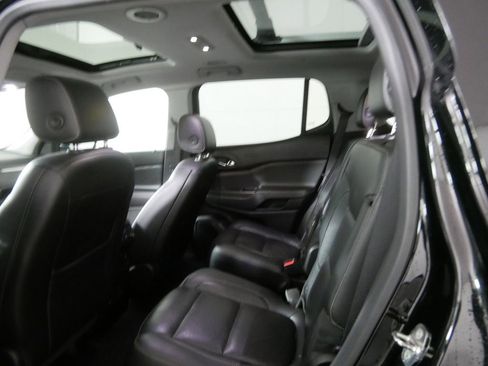 Used 2018 GMC Acadia SLT image 18