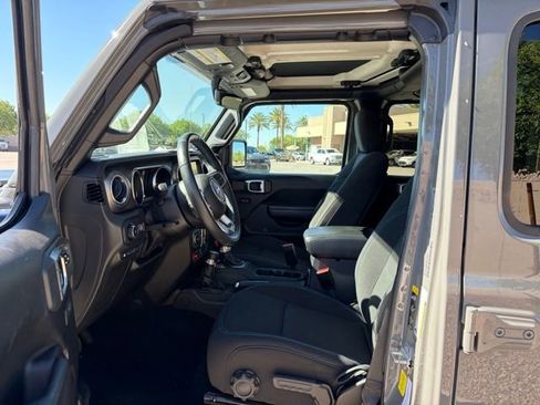 Used 2022 Jeep Wrangler Unlimited Rubicon 4xe w/ Steel Bumper Group image 15