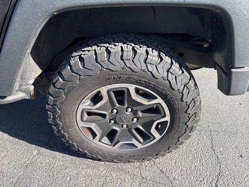 Used 2016 Jeep Wrangler Unlimited Rubicon AWD/4WD image 6