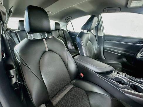 Used 2019 Toyota Camry XSE FWD image 26