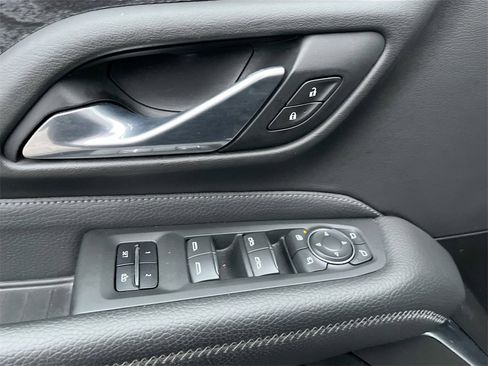 Used 2021 GMC Yukon Denali image 16