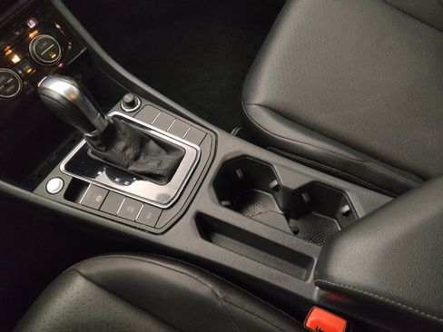 Used 2019 Volkswagen Jetta SE FWD image 26
