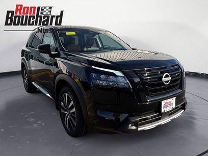 New 2025 Nissan Pathfinder Platinum w/ Black Appearance Package