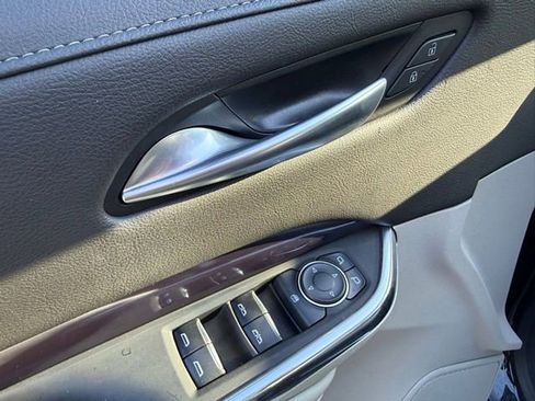 Used 2023 Cadillac XT4 Luxury w/ Cold Weather Package image 11