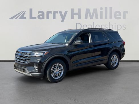 New 2026 Ford Explorer Active AWD/4WD image 1