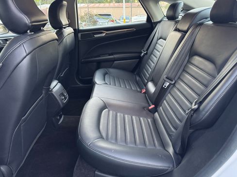 Used 2018 Ford Fusion SE w/ Equipment Group 602A image 15