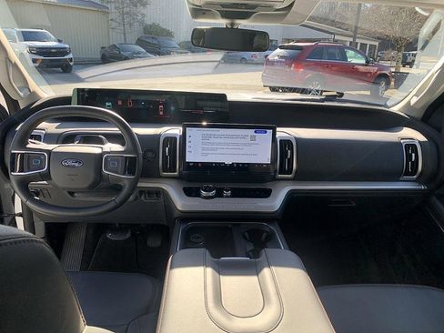 Used 2025 Ford Expedition Max Active image 13