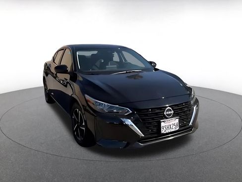 Used 2025 Nissan Sentra SV FWD image 16