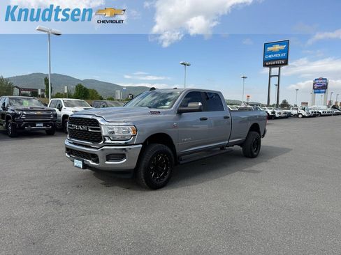 Used 2022 RAM 2500 Big Horn w/ Cold Weather Group AWD/4WD image 3