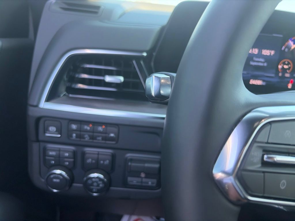 Used 2025 Chevrolet Tahoe Z71 w/ Comfort Package AWD/4WD image 22