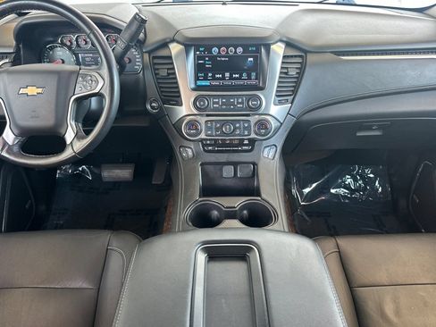 Used 2018 Chevrolet Suburban LT w/ Luxury Package AWD/4WD image 16
