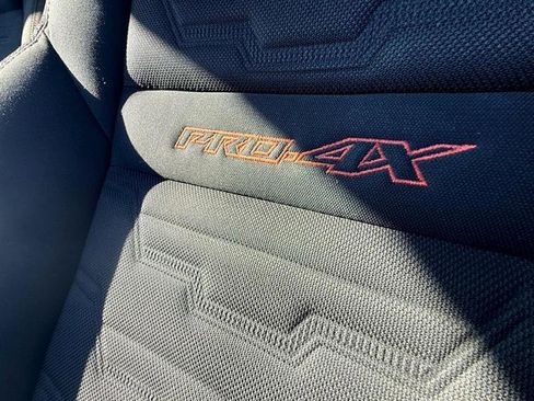 Used 2024 Nissan Frontier PRO-4X w/ Pro Convenience Package image 17