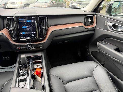 Used 2024 Volvo XC60 B5 Plus w/ Protection Package Premier AWD/4WD image 19