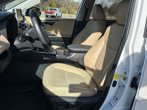 Used 2022 Toyota RAV4 Limited image 14