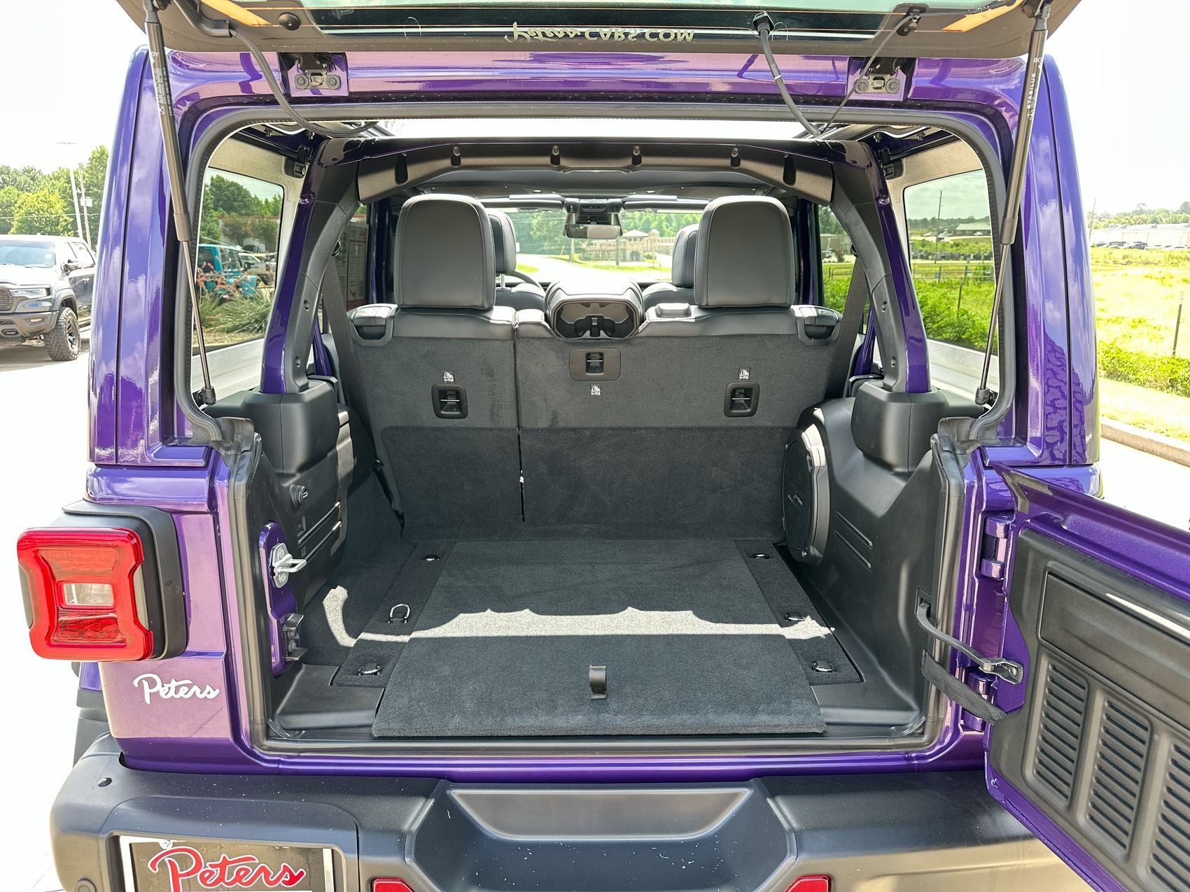 Used 2026 Jeep Wrangler Unlimited Rubicon AWD/4WD image 25