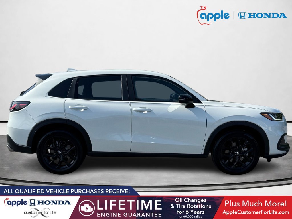Used 2025 Honda HR-V Sport image 2