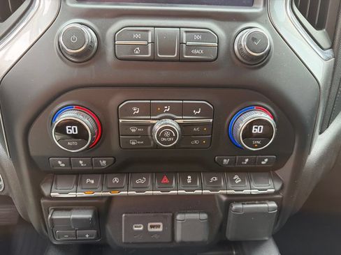 Used 2021 Chevrolet Silverado 1500 LTZ AWD/4WD image 20