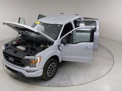 Certified 2022 Ford F150 XLT w/ Equipment Group 302A High image 44