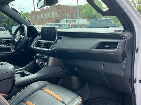 Used 2023 GMC Yukon AT4 w/ AT4 Premium Package AWD/4WD image 22