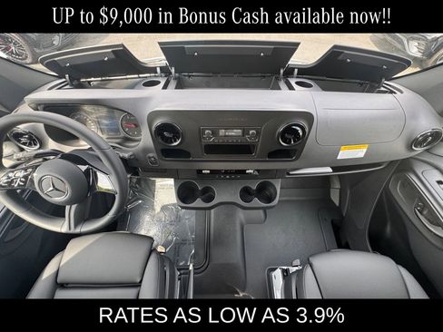 New 2025 Mercedes-Benz Sprinter 2500 image 17