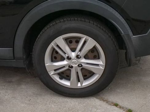 Used 2019 Nissan Kicks S image 7