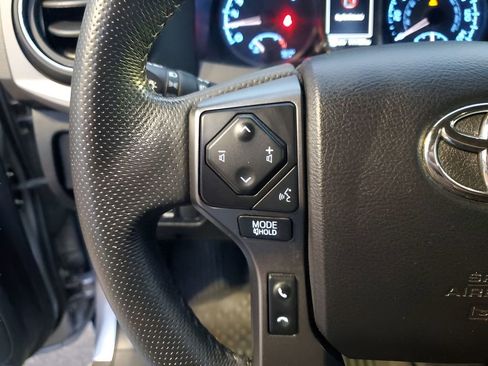 Used 2021 Toyota Tacoma TRD Sport w/ Technology Package image 33