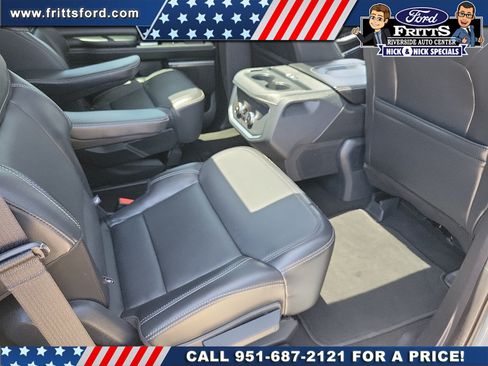 Certified 2025 Ford Expedition Platinum w/ Driver's Package AWD/4WD image 15