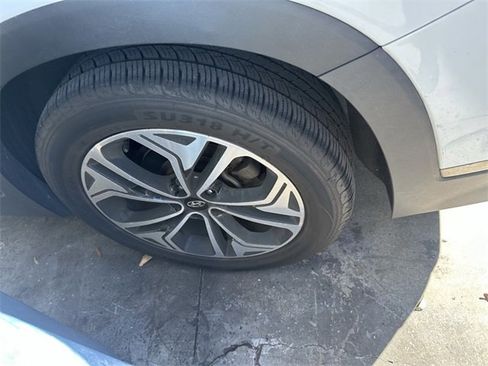 Used 2020 Hyundai Santa Fe Limited image 4