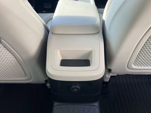 Certified 2023 Volvo XC60 T8 Ultimate w/ Protection Package Premier image 20