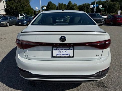 Used 2026 Volkswagen Jetta SE FWD image 6