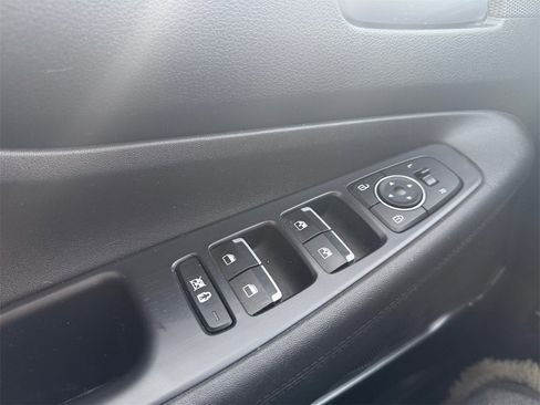 Used 2020 Hyundai Santa Fe SEL w/ Convenience Package image 28