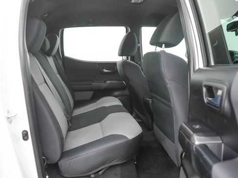 Used 2021 Toyota Tacoma TRD Off-Road AWD/4WD image 12