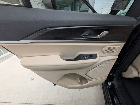 New 2026 Jeep Grand Cherokee Limited w/ Limited Altitude Package image 41