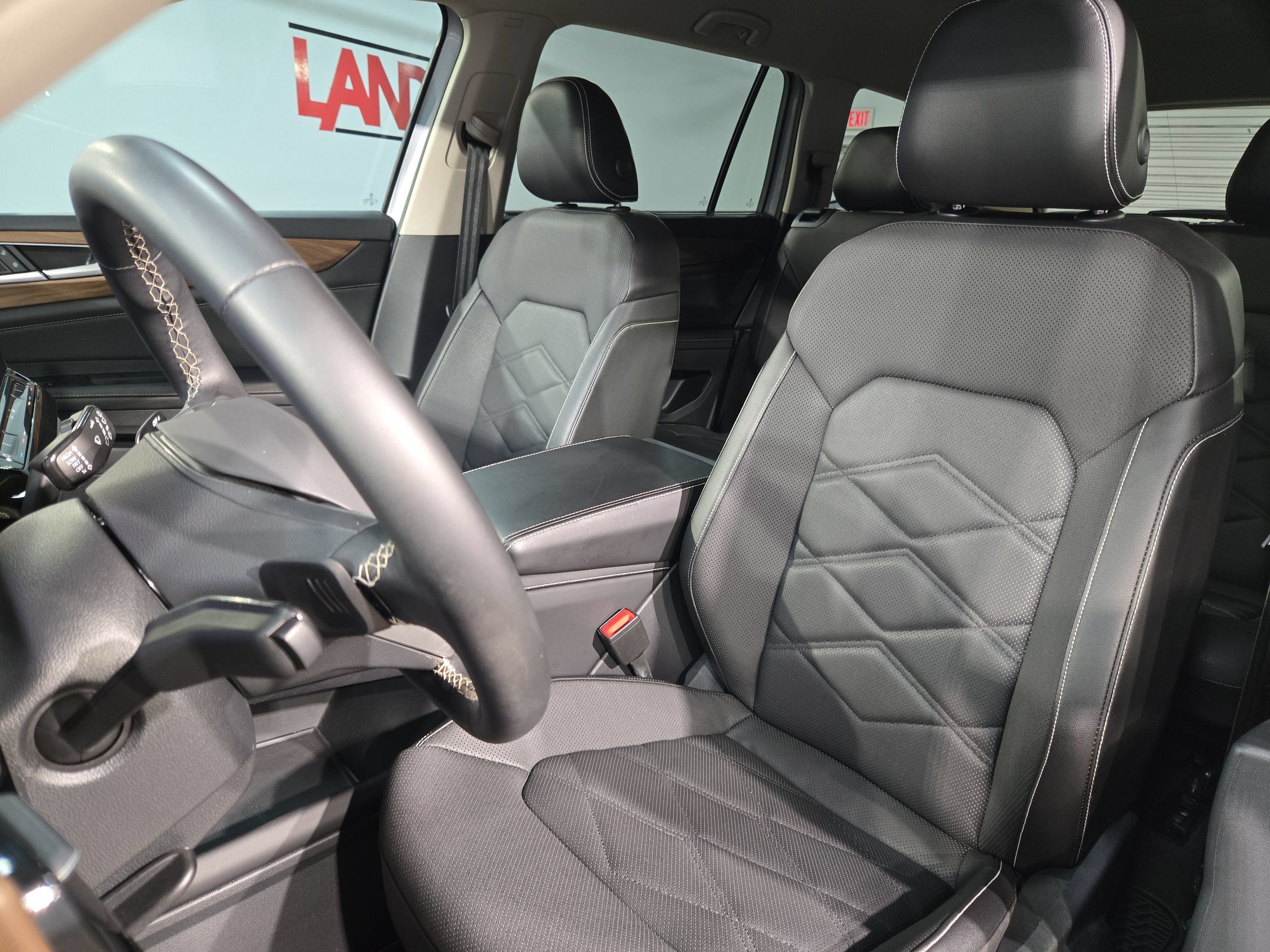 Used 2024 Volkswagen Atlas SE FWD image 24
