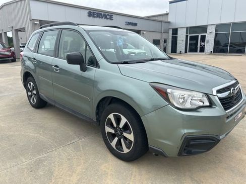 Used 2017 Subaru Forester 2.5i w/ Alloy Wheel Package image 2