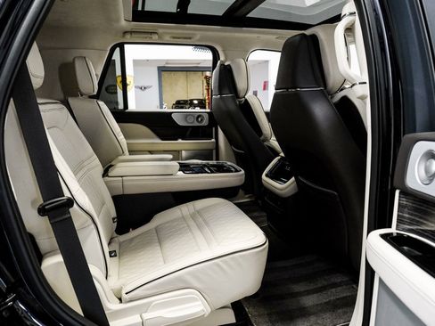 Used 2023 Lincoln Navigator Black Label image 34