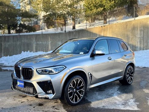 Used 2022 BMW X5 M Base w/ Executive Package image 2