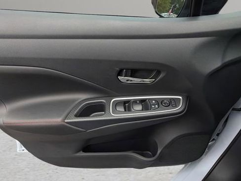 Used 2025 Nissan Versa SR w/ Trunk Package FWD image 17