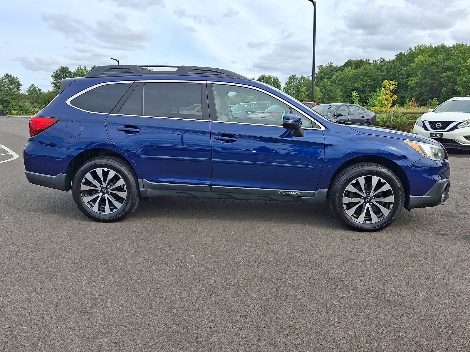 Used 2015 Subaru Outback 2.5i Limited AWD/4WD image 8