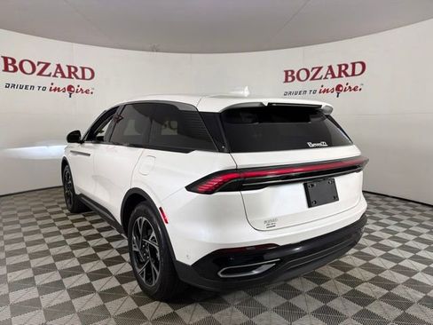 Certified 2024 Lincoln Nautilus Premier AWD/4WD image 6