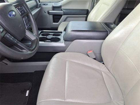 Used 2019 Ford F250 XLT w/ XLT Premium Package image 12