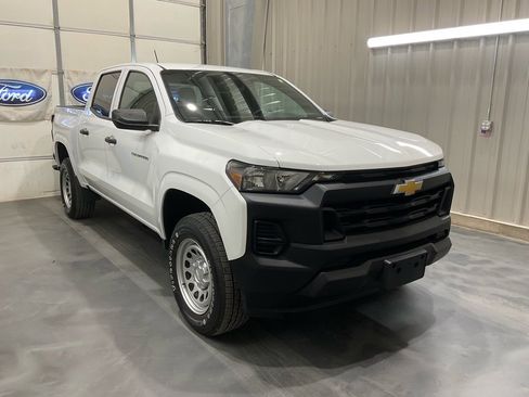 Used 2023 Chevrolet Colorado W/T image 1