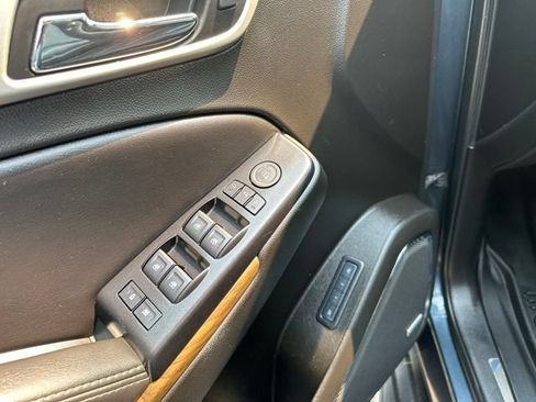 Used 2020 GMC Yukon Denali AWD/4WD image 11