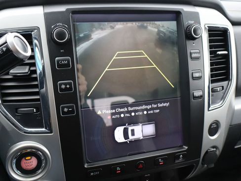 Used 2018 Nissan Titan PRO-4X image 22