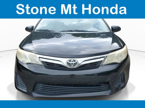 Used 2012 Toyota Camry LE FWD image 2