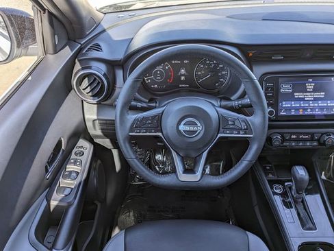 Used 2024 Nissan Kicks SR w/ SR Premium Package image 17
