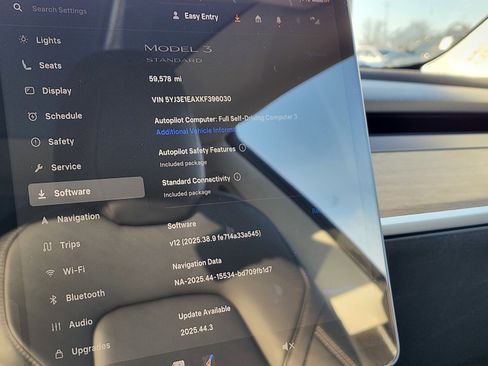 Used 2019 Tesla Model 3 Standard Range image 29